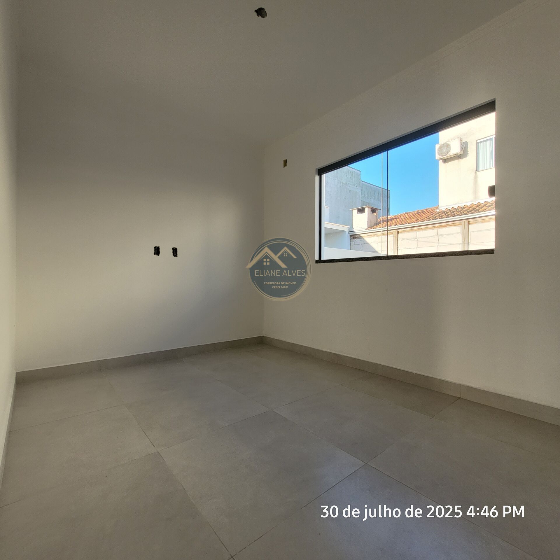 Casa à venda com 2 quartos, 56m² - Foto 9