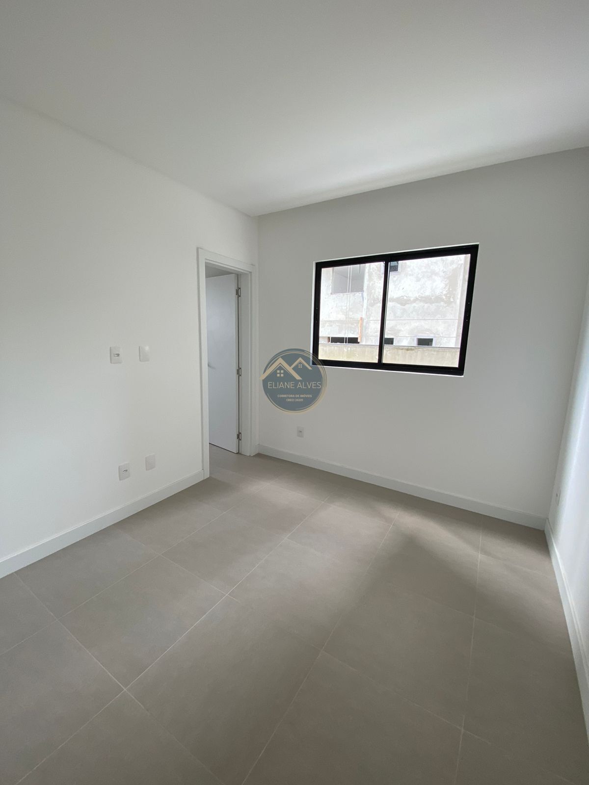 Apartamento à venda com 2 quartos, 70m² - Foto 12