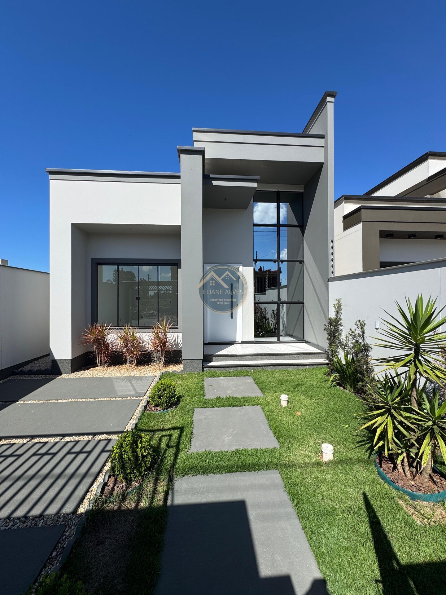 Casa à venda com 3 quartos, 91m² - Foto 1