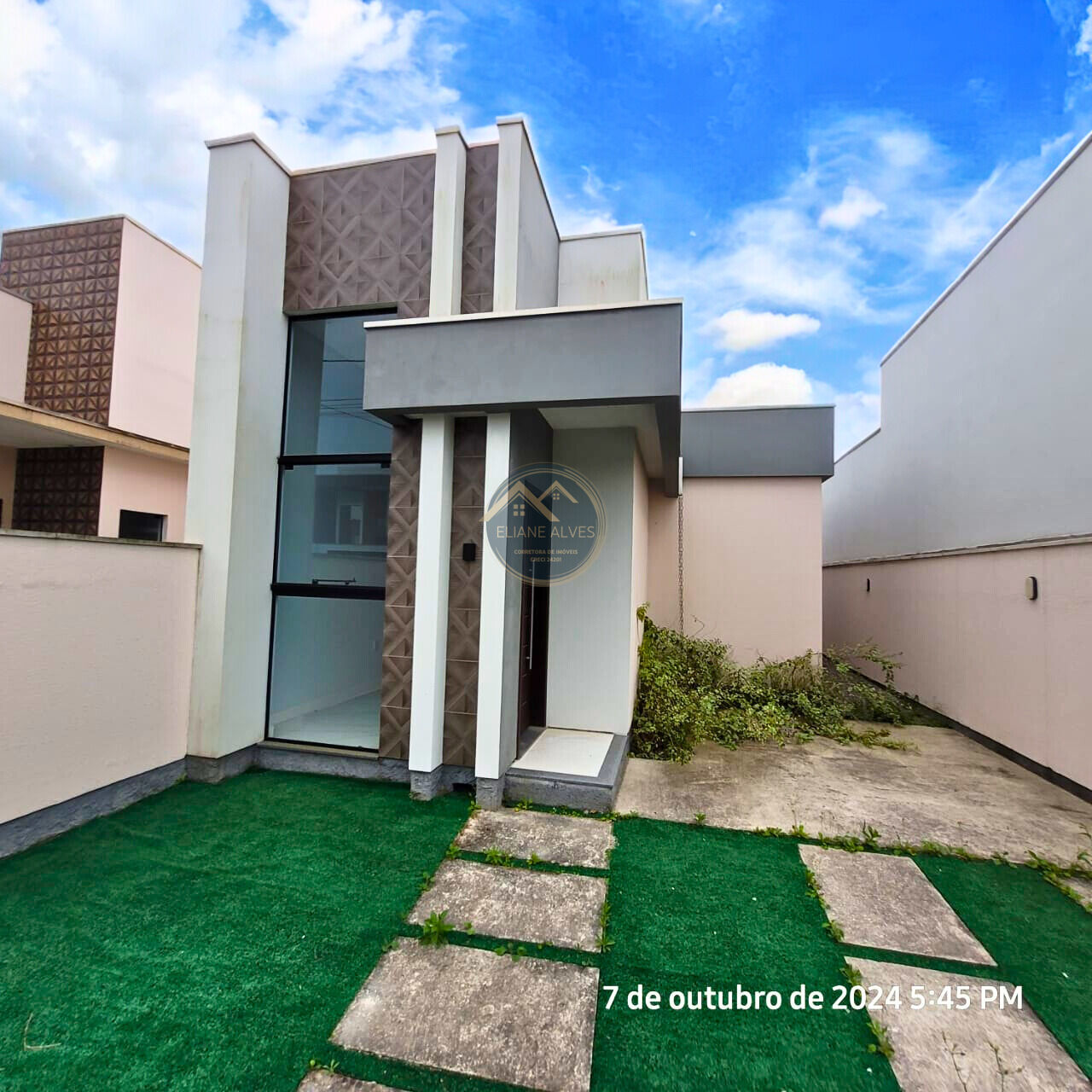 Casa à venda com 3 quartos, 79m² - Foto 2