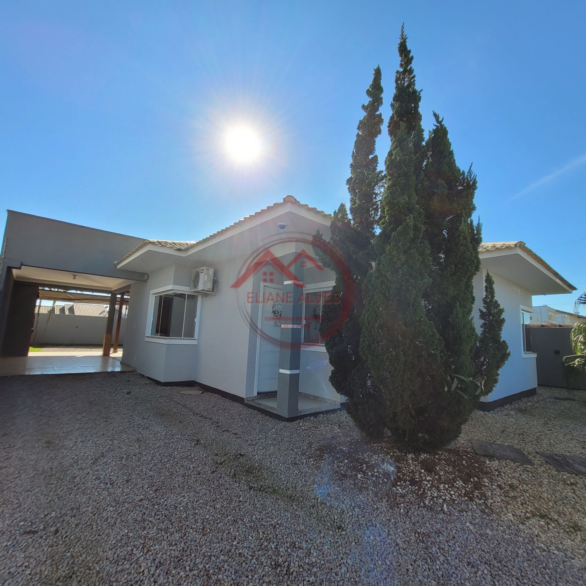 Casa Mobiliada em terreno único