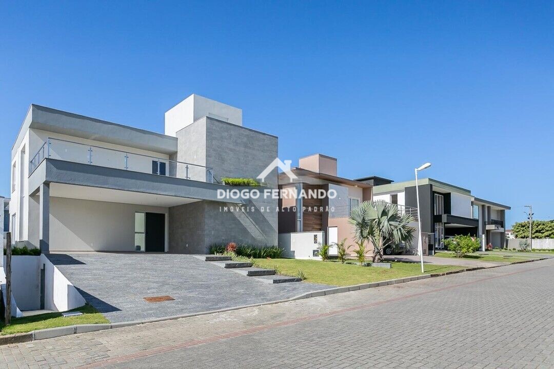 Casa à venda com 4 quartos, 360m² - Foto 1