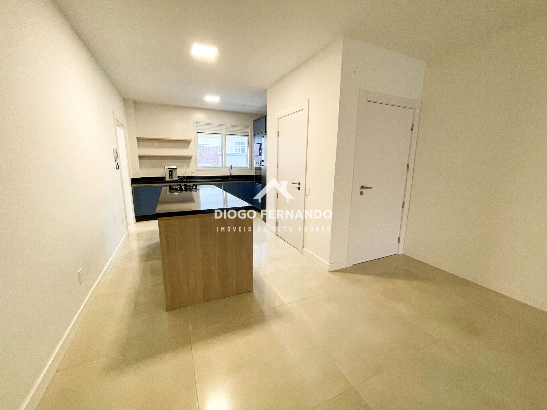 Apartamento à venda com 4 quartos, 192m² - Foto 9