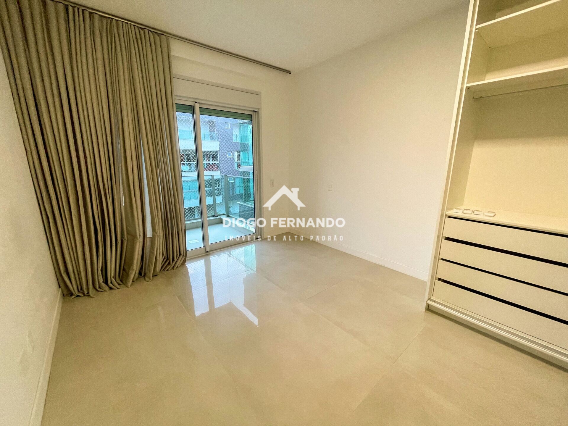 Apartamento à venda com 4 quartos, 192m² - Foto 18