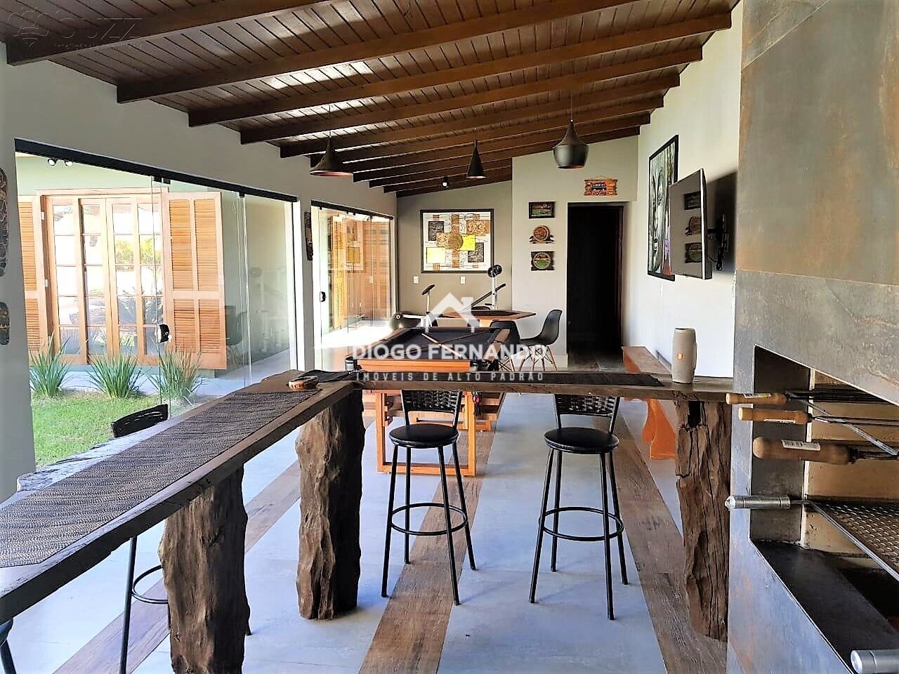 Casa à venda com 4 quartos, 300m² - Foto 3