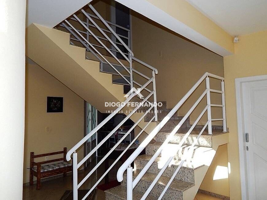 Casa de Condomínio à venda com 4 quartos, 245m² - Foto 9