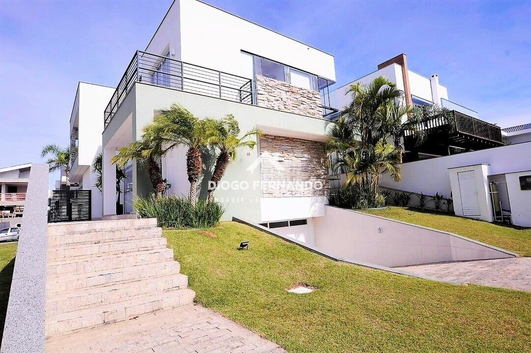 Casa de Condomínio à venda com 5 quartos, 342m² - Foto 1