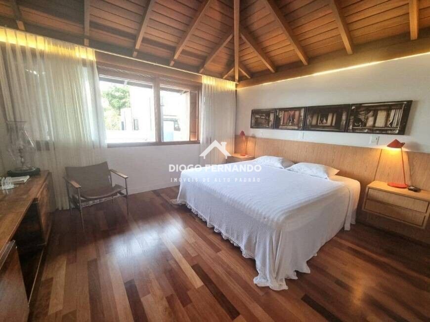 Casa à venda com 4 quartos, 360m² - Foto 14