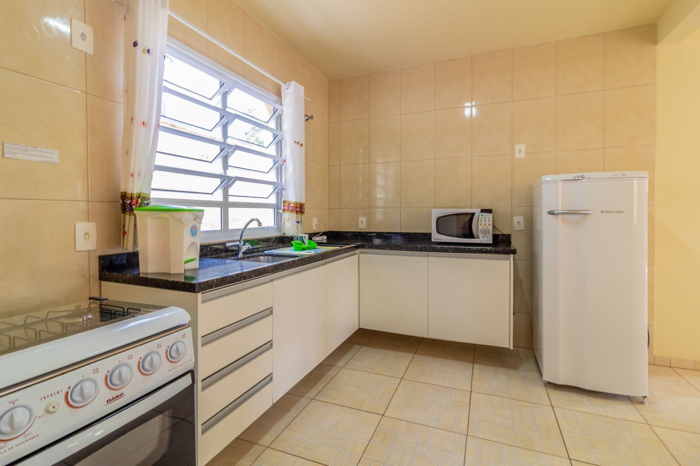 Apartamento para alugar com 2 quartos, 75m² - Foto 7