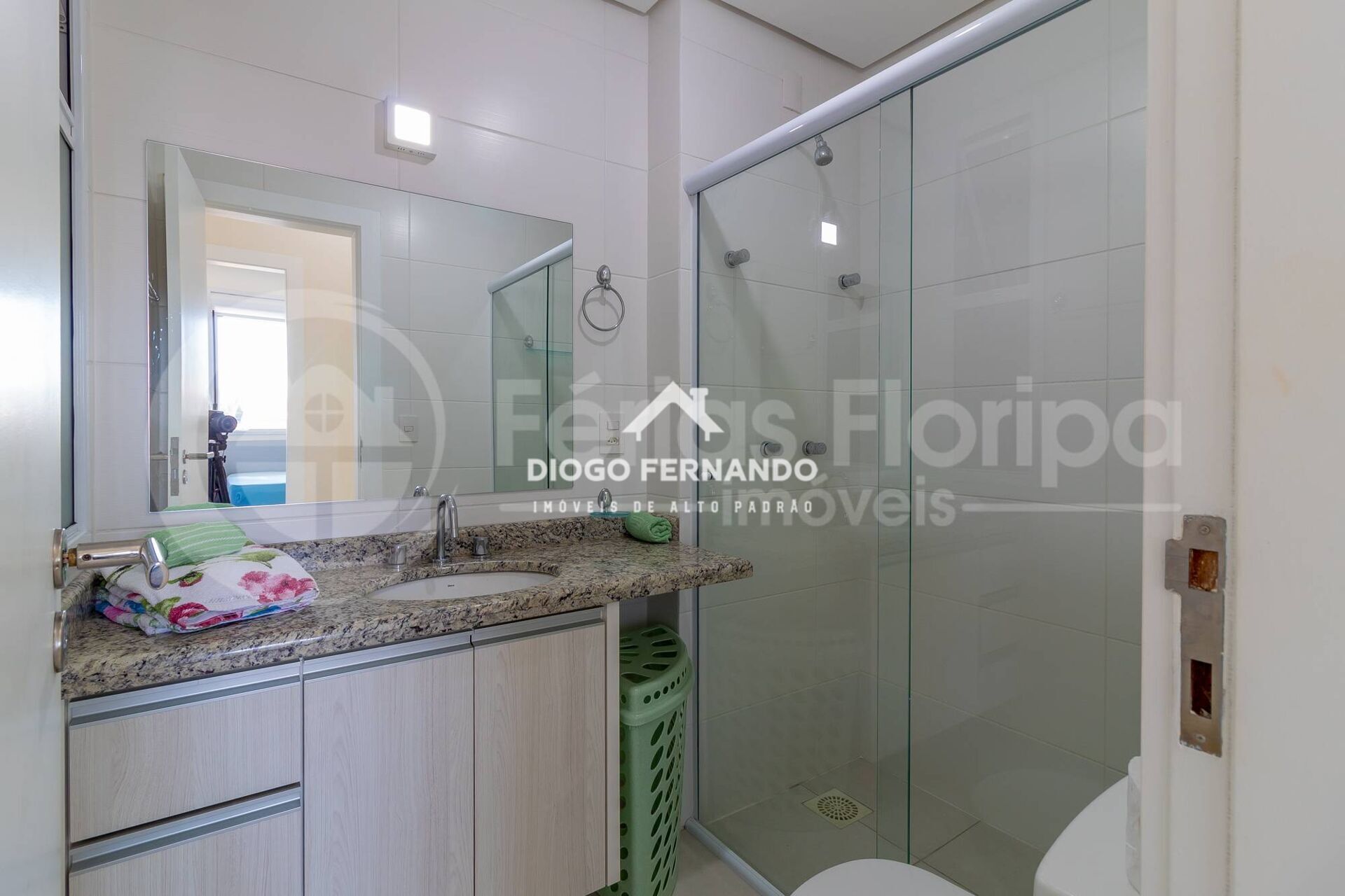 Apartamento à venda com 2 quartos, 72m² - Foto 9