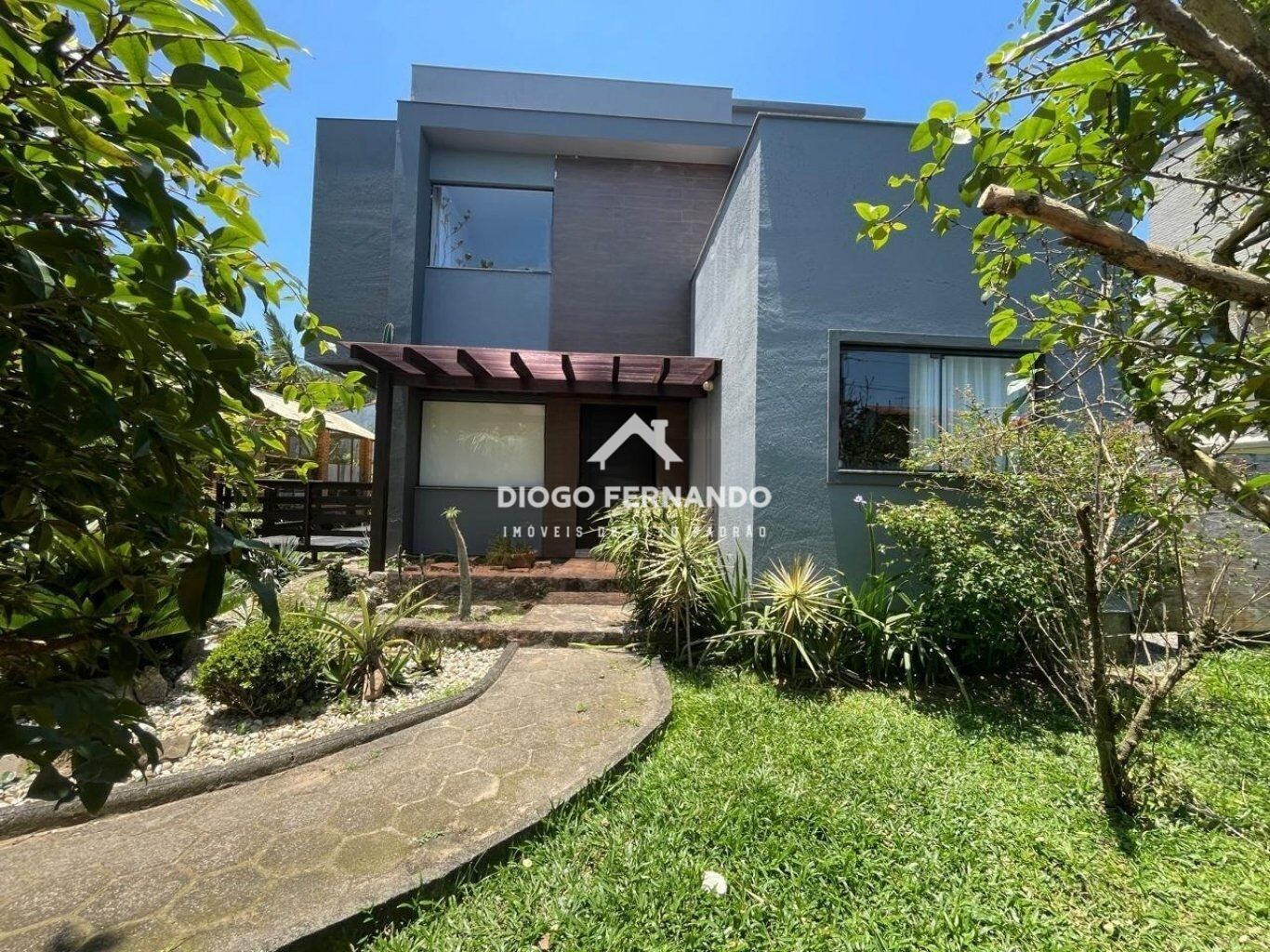 Casa, 5 quartos, 225 m² - Foto 1