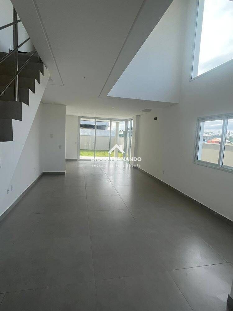 Casa à venda com 3 quartos, 150m² - Foto 4