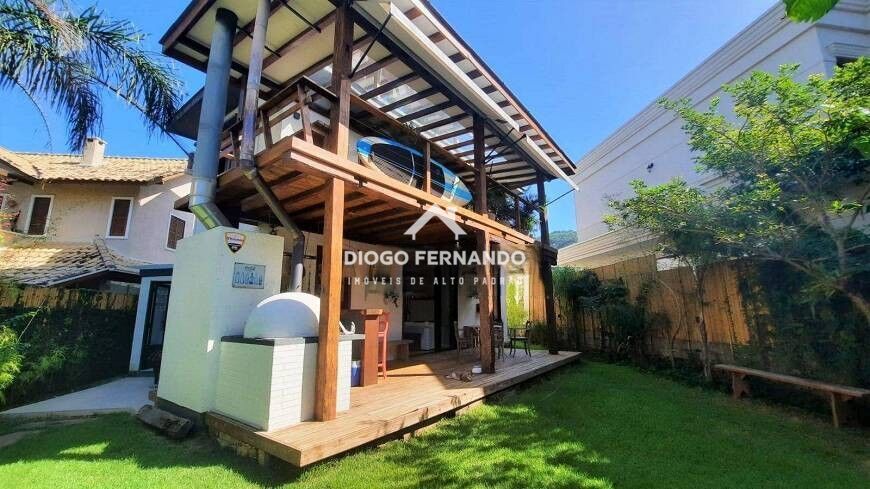 Casa de Condomínio à venda com 3 quartos, 216m² - Foto 2