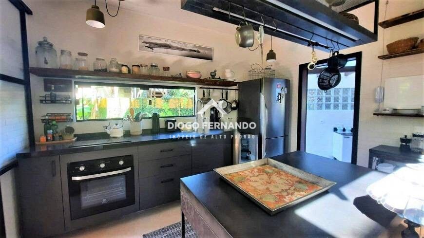 Casa de Condomínio à venda com 3 quartos, 216m² - Foto 13