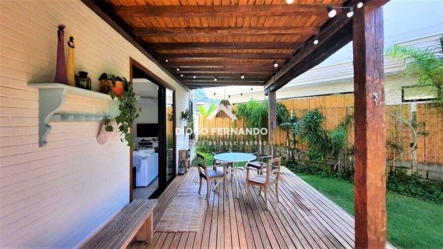 Casa de Condomínio à venda com 3 quartos, 216m² - Foto 18