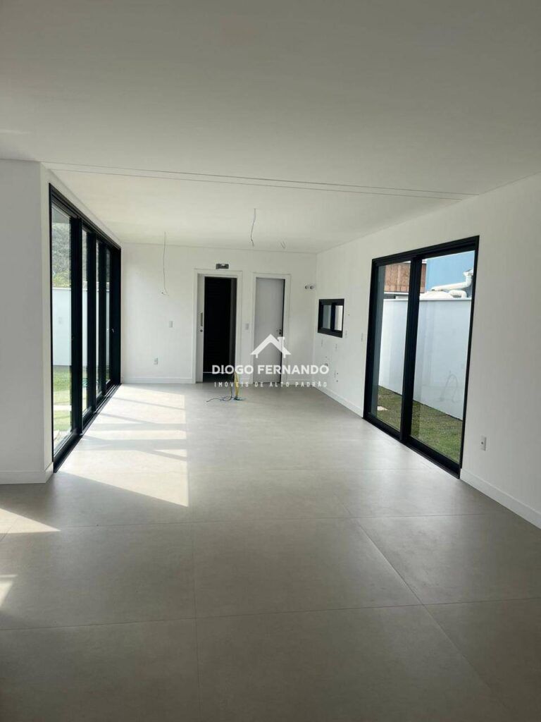 Casa à venda com 3 quartos, 180m² - Foto 3