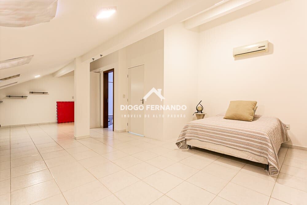 Apartamento à venda com 4 quartos, 187m² - Foto 8