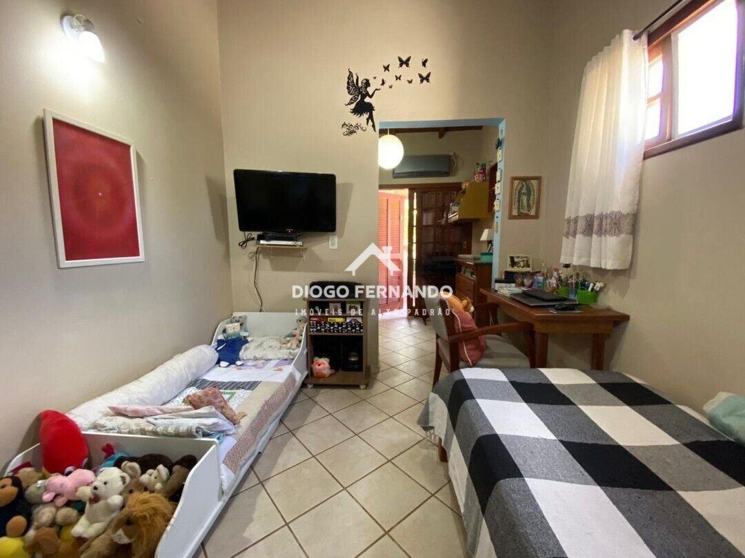 Casa à venda com 4 quartos, 220m² - Foto 16