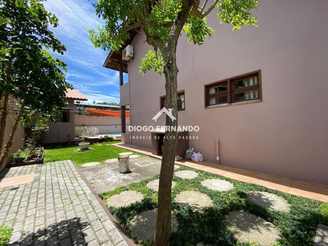 Casa à venda com 4 quartos, 220m² - Foto 4