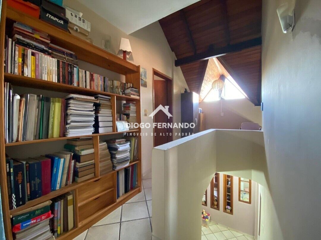 Casa à venda com 4 quartos, 220m² - Foto 8