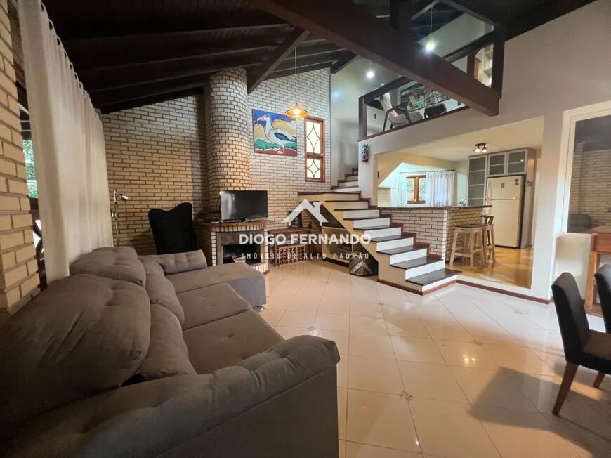 Casa à venda com 4 quartos, 225m² - Foto 2