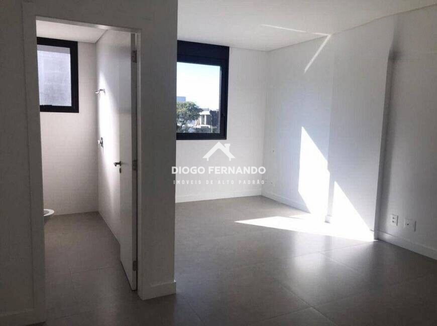 Apartamento à venda com 3 quartos, 223m² - Foto 7