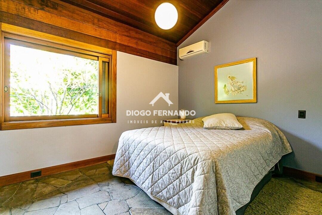 Casa à venda com 3 quartos, 300m² - Foto 7