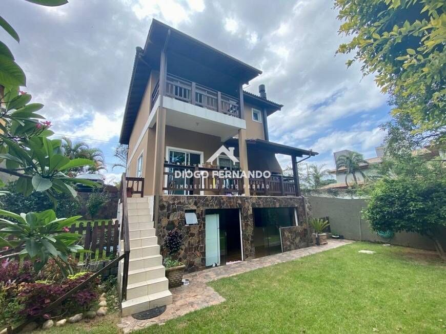 Casa à venda com 3 quartos, 230m² - Foto 1