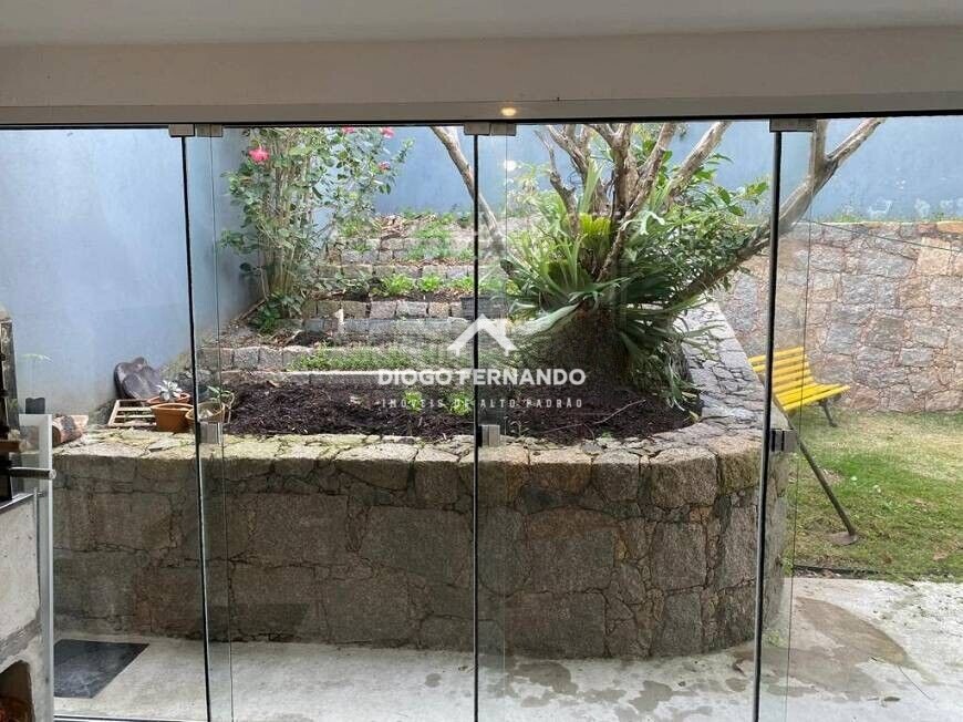 Casa à venda com 3 quartos, 210m² - Foto 29