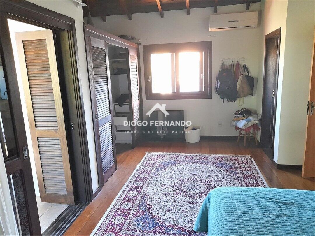 Casa à venda com 5 quartos, 237m² - Foto 22