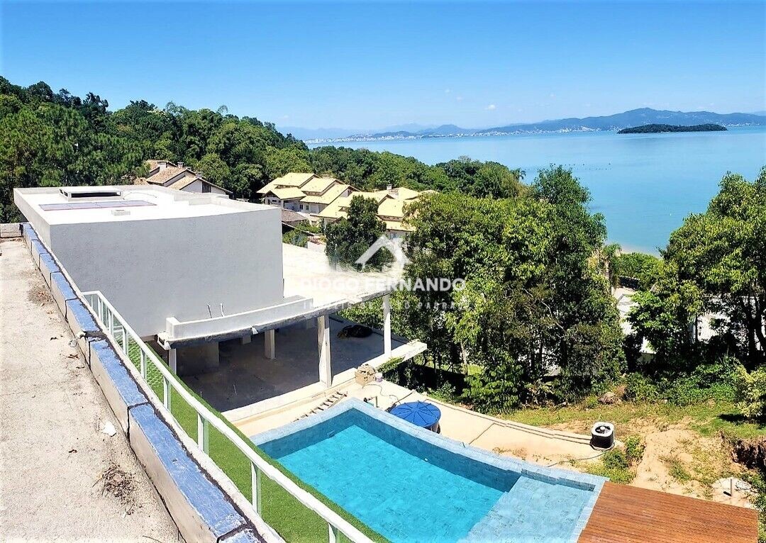 Casa à venda com 5 quartos, 900m² - Foto 1