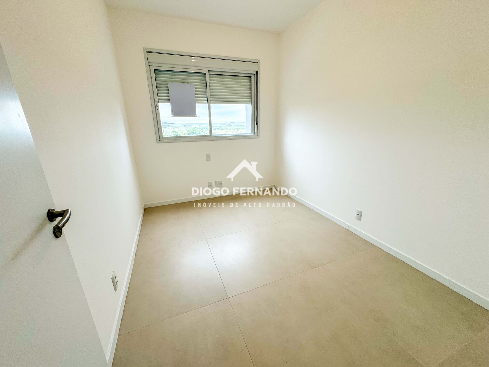 Apartamento para alugar com 2 quartos, 77m² - Foto 12