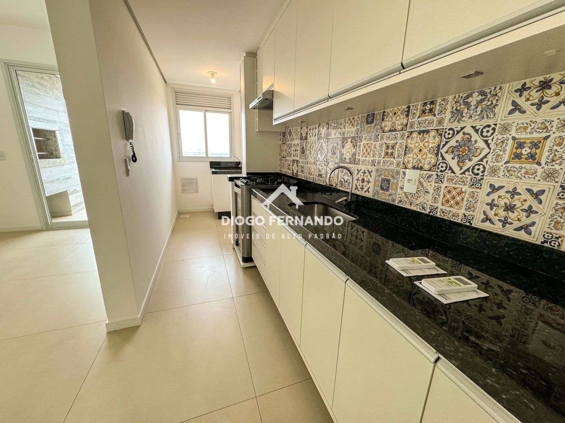 Apartamento para alugar com 2 quartos, 77m² - Foto 10