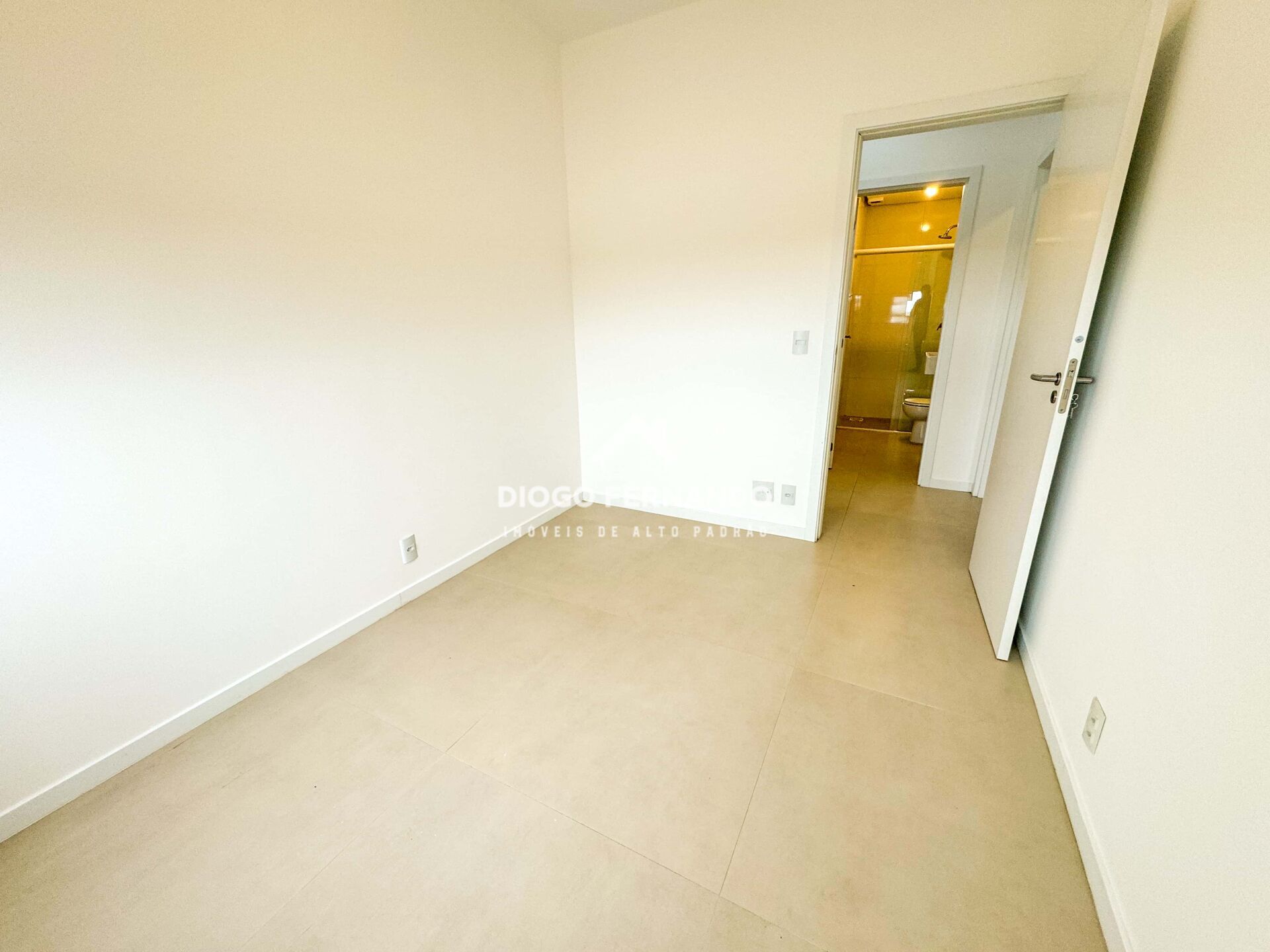 Apartamento para alugar com 2 quartos, 77m² - Foto 13