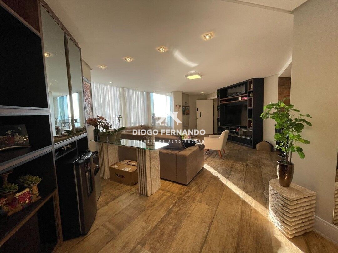 Apartamento à venda com 3 quartos, 209m² - Foto 11