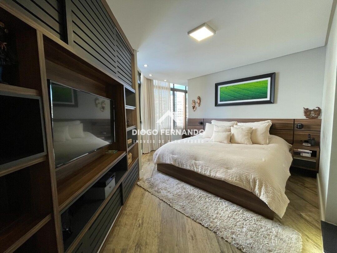 Apartamento à venda com 3 quartos, 209m² - Foto 19