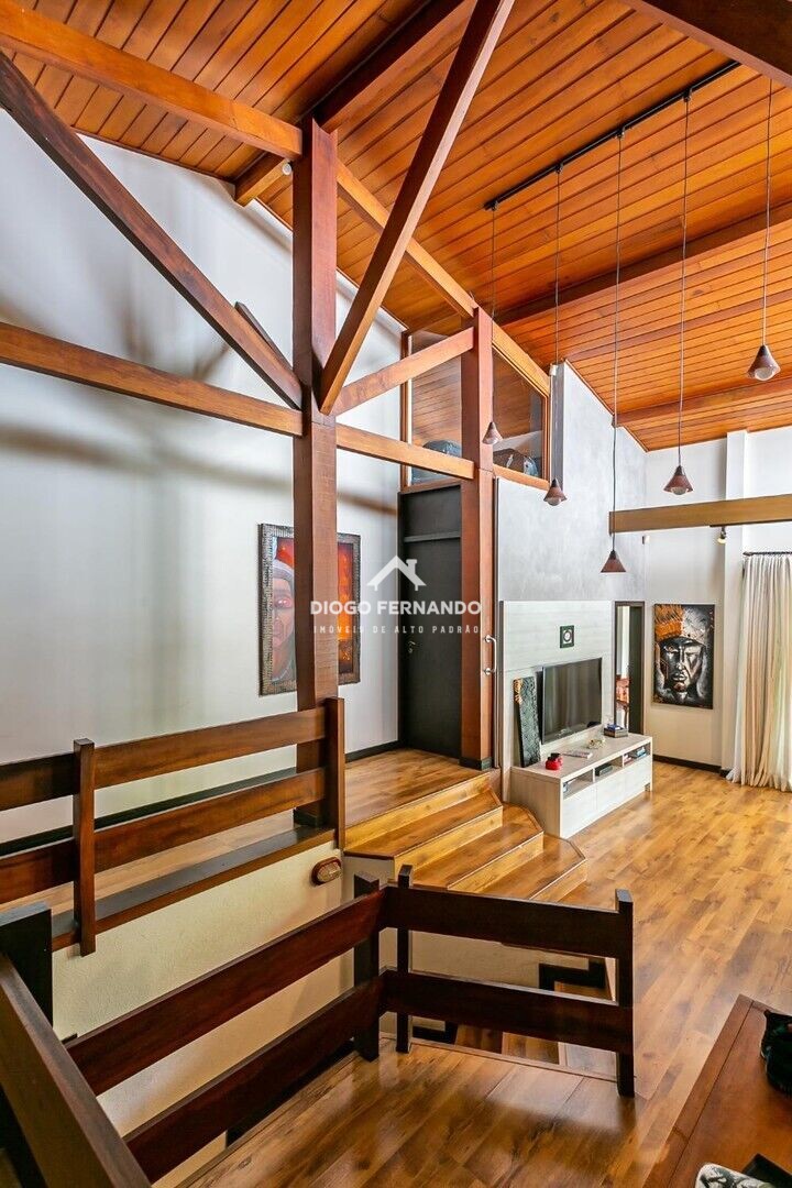 Casa à venda com 6 quartos, 585m² - Foto 9