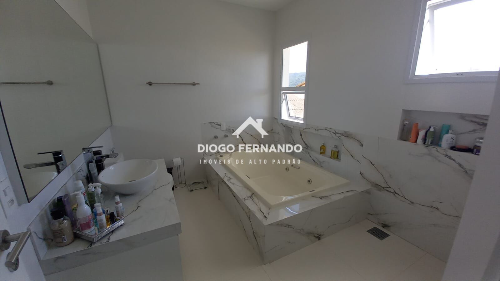 Casa à venda com 3 quartos, 262m² - Foto 17