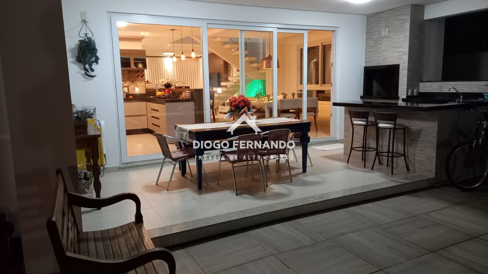 Casa à venda com 3 quartos, 262m² - Foto 32