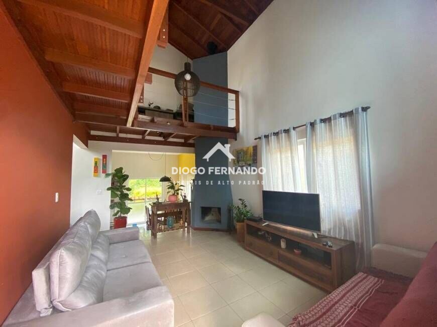 Casa à venda com 3 quartos, 230m² - Foto 4