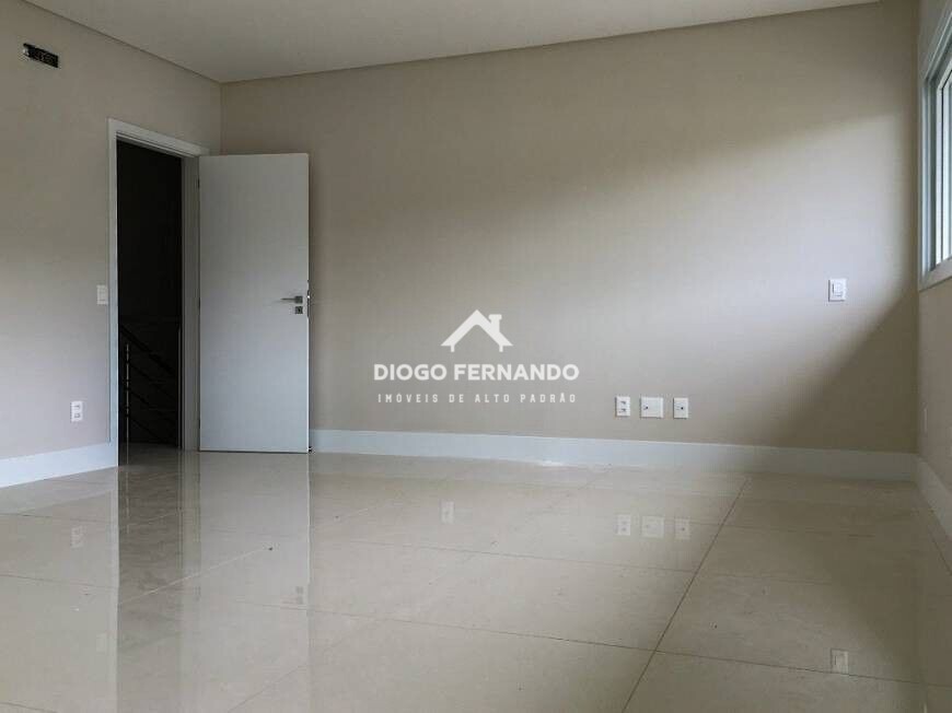 Apartamento à venda com 6 quartos, 333m² - Foto 17