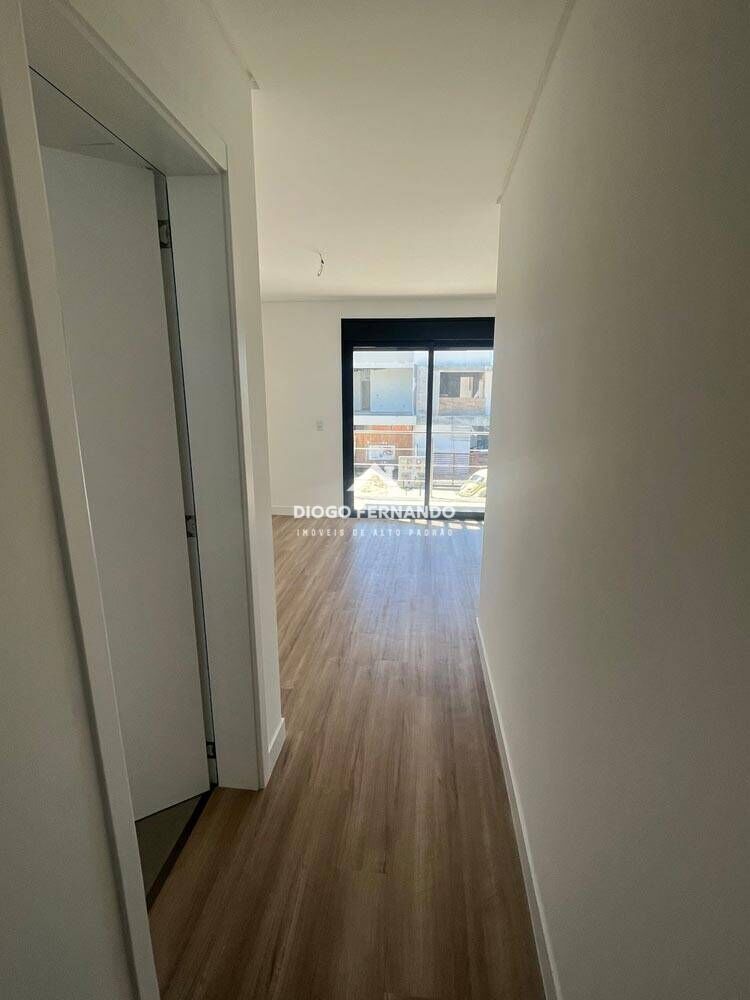 Casa à venda com 3 quartos, 157m² - Foto 8