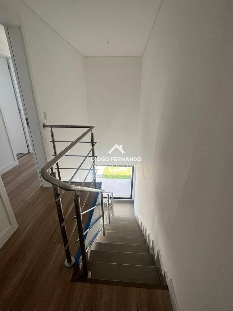 Casa à venda com 3 quartos, 157m² - Foto 7