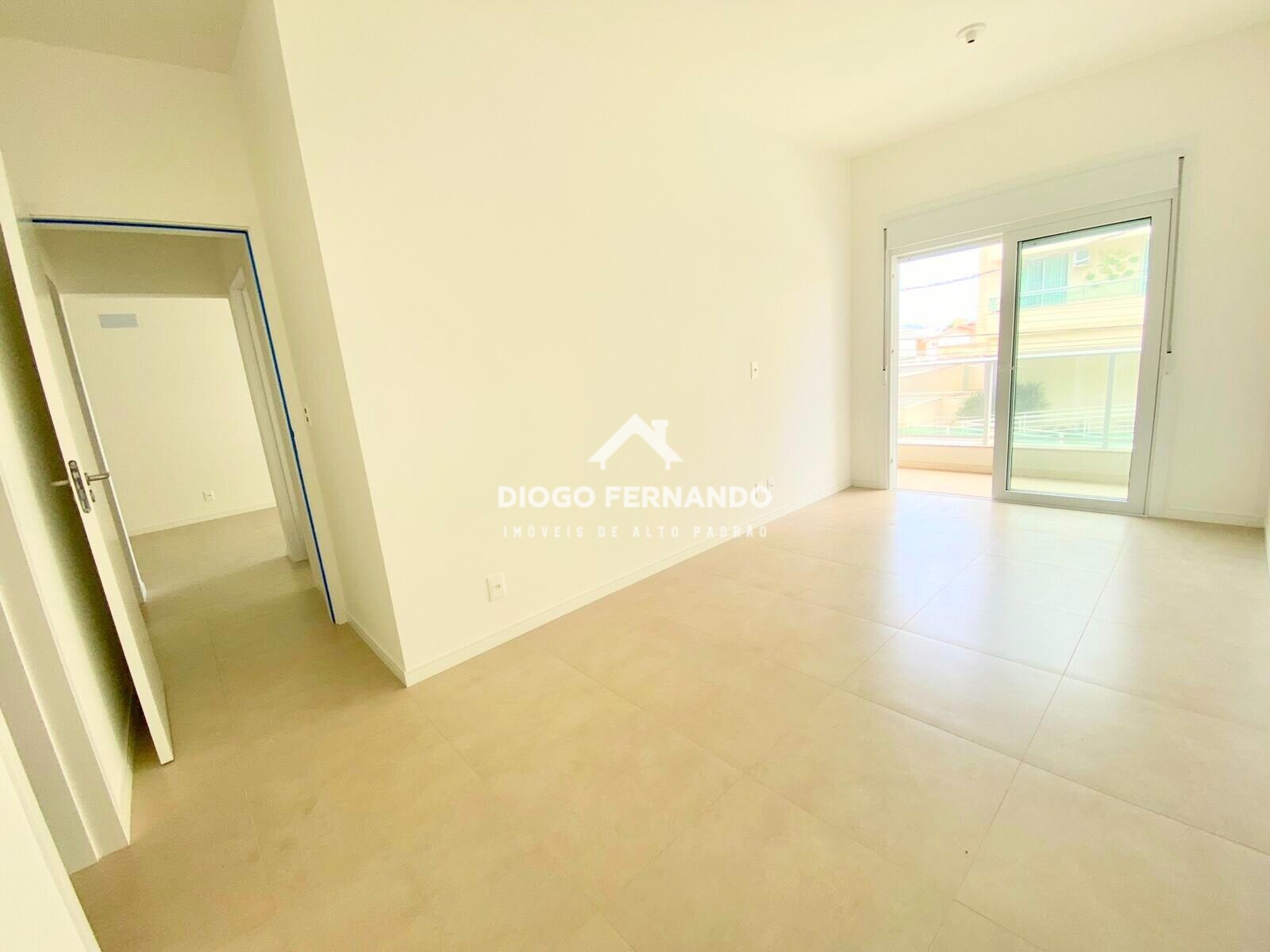 Apartamento à venda com 2 quartos, 80m² - Foto 2