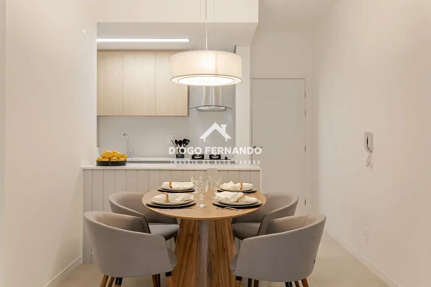 Apartamento à venda com 2 quartos, 80m² - Foto 2