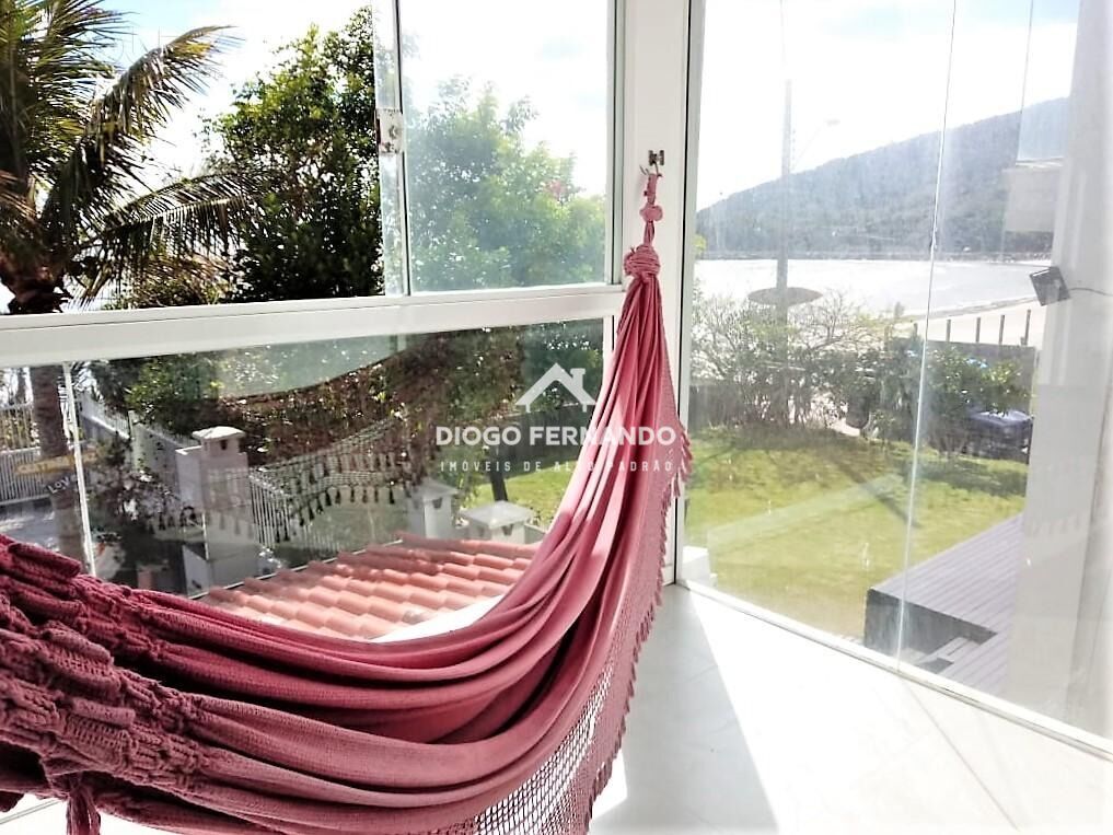 Casa à venda com 5 quartos, 200m² - Foto 3