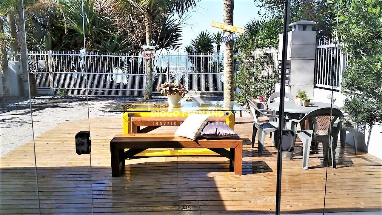 Casa à venda com 5 quartos, 200m² - Foto 2