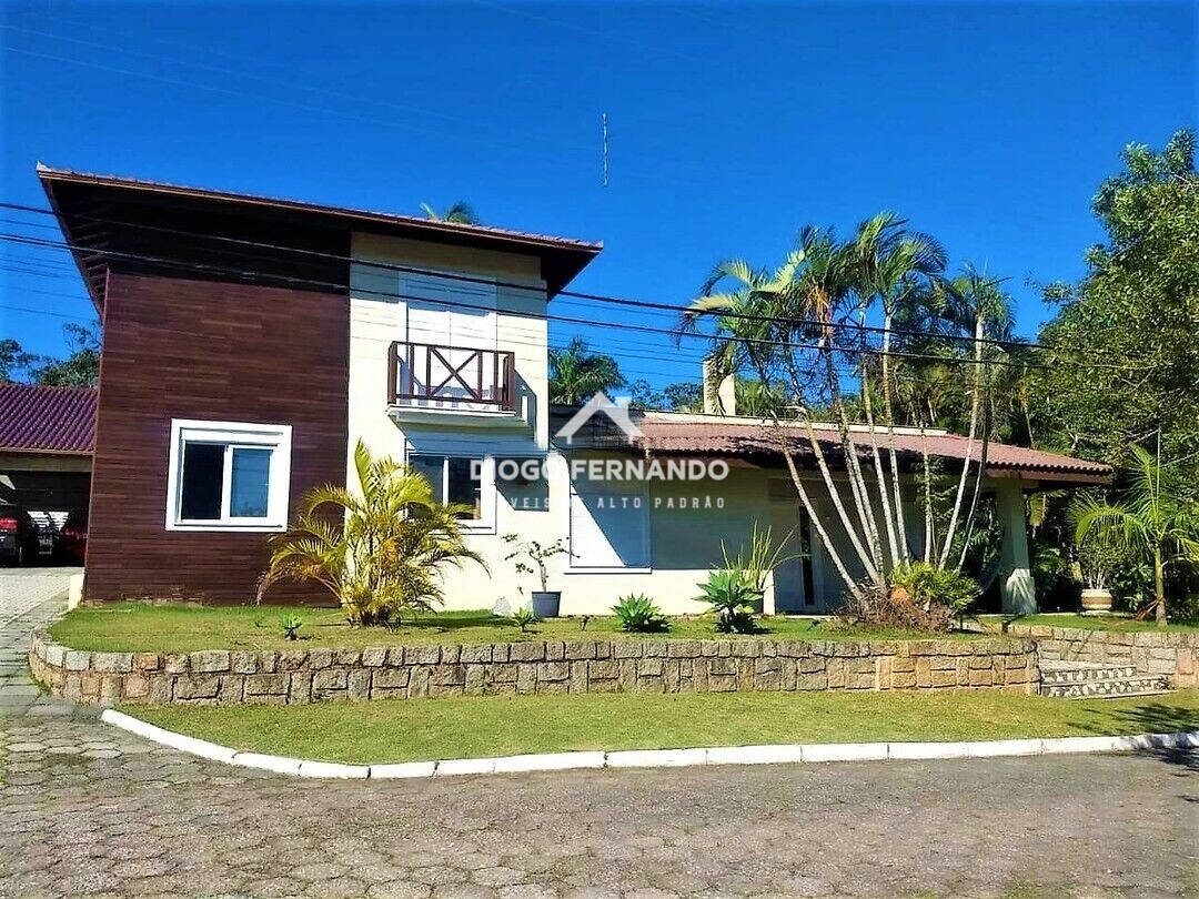 Casa de Condomínio à venda com 3 quartos, 542m² - Foto 1