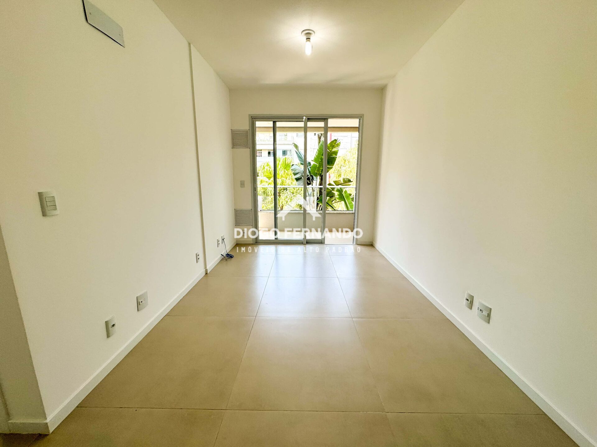 Apartamento à venda com 1 quarto, 57m² - Foto 2