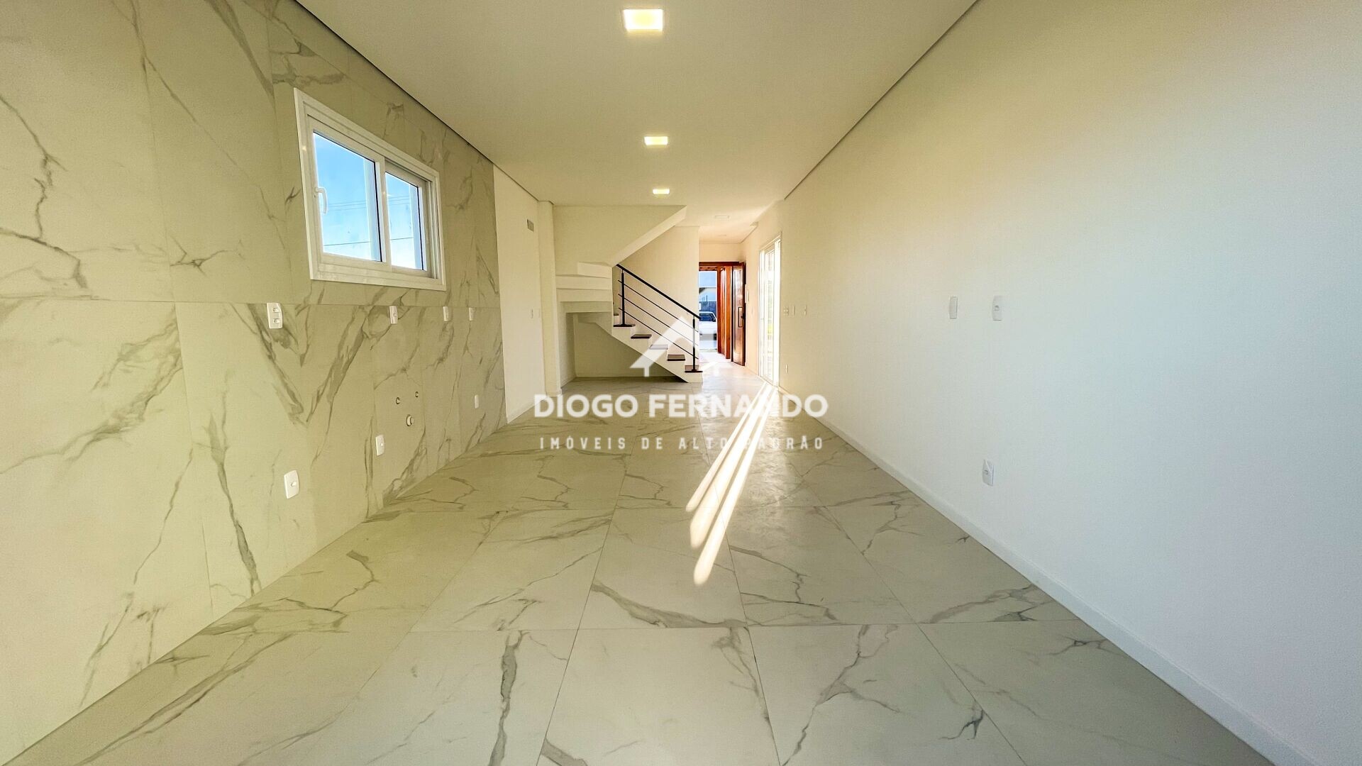 Casa à venda com 4 quartos, 130m² - Foto 14